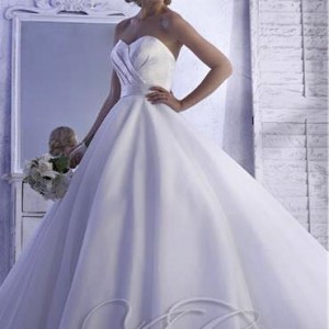 McElhinneys Bridal Rooms McElhinneys Bridal Rooms